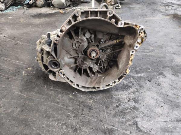 BOITE DE VITESSE MANUEL RENAULT MASTER / OPEL MOVANO / NISSAN INTERSTAR 2.5DTI / DCI -2010 - Vue 2